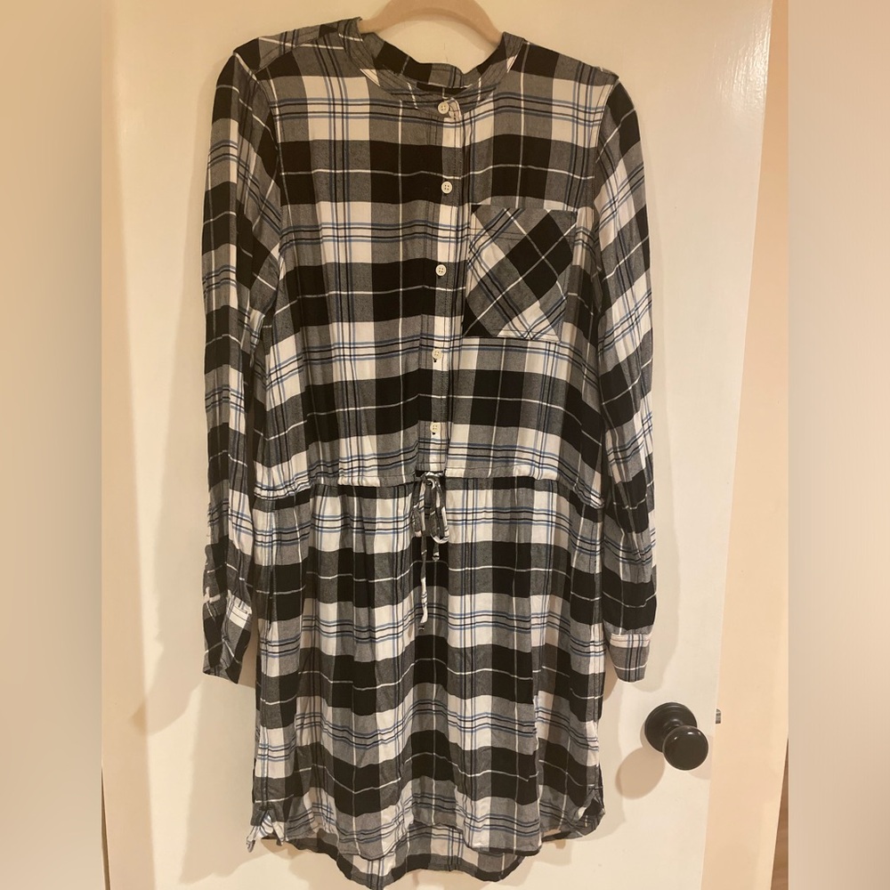 Stylish Black and White Plaid Shirt